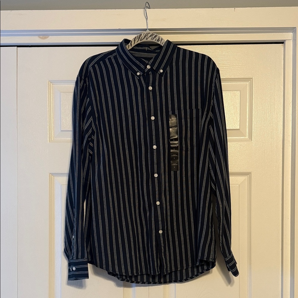 Banana Republic Navy and White Striped Men's Shirt